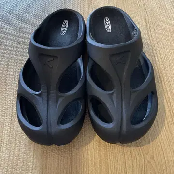 KEEN 샨티 27