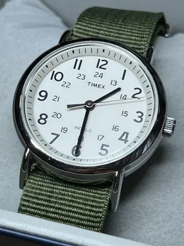 TIMEX Weekender 센트럴파크 INDIGLO WR30 작동 중