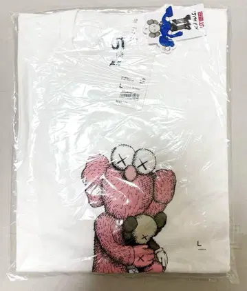 유니클로 KAWS L 사이즈 반팔 그래픽 티셔츠