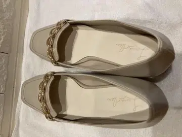 라우나레아 펌프스