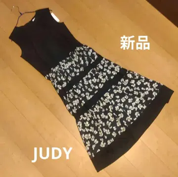 새상품 JUDY 주디 원피스 슬리브리스 사이즈 38