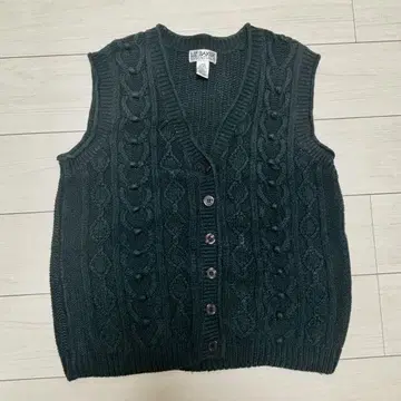 다크 그린 케이블 짜임 니트 베스트