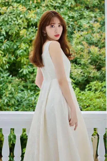 클래식 플로럴 자카드 드레스