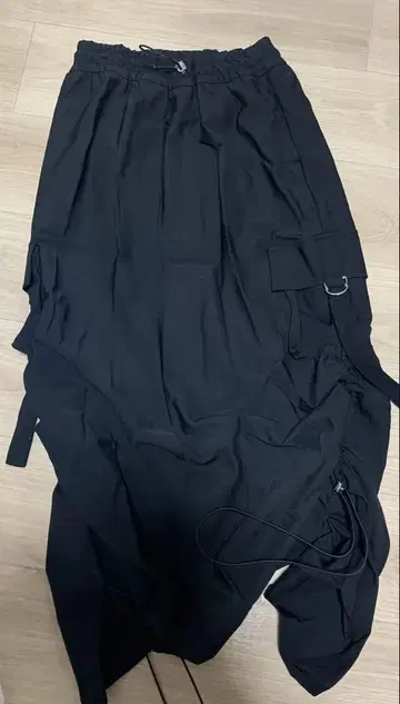 자라 카고 슬릿 스커트