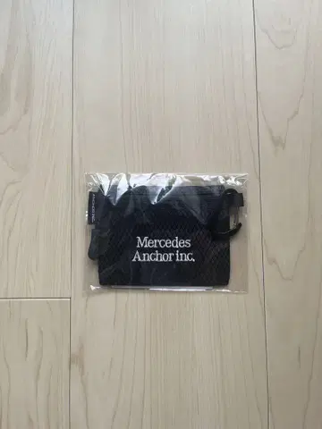 Mercedes Anchor inc. 카라비너 미니 지퍼 파우치