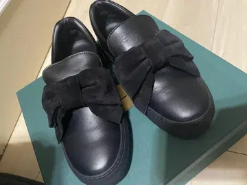 BUSCEMI 블랙 슬립온 리본 포함