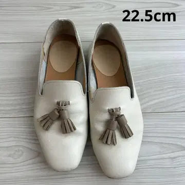 화이트 가죽 태슬 로퍼 22.5cm