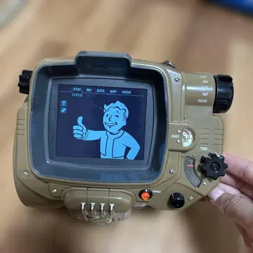 Pip-Boy 3000 올리브 드랍