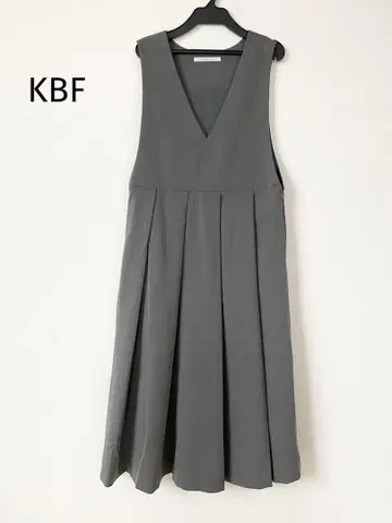 KBF 플리츠 점프 스커트 그레이 어른스러운 귀여움 원피스