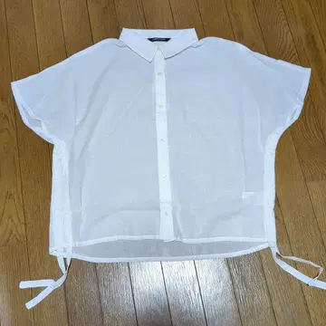 신품 테치치 블라우스 화이트 프리 사이즈