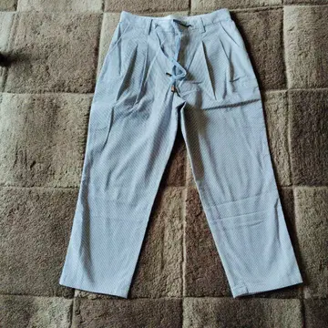 7부 길이의 바지