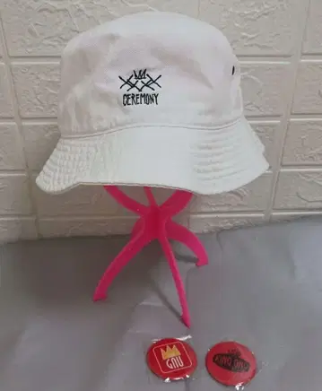 킹 그누 CEREMONY S/M 버킷햇 + 캔 배지