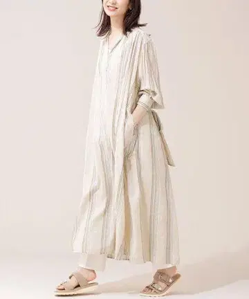 네, 떠나지 마세요. 특별 주문 스트라이프 셔츠 원피스. 누키테파