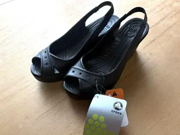 CROCS 블랙 웨지 샌들 택 포함 새상품