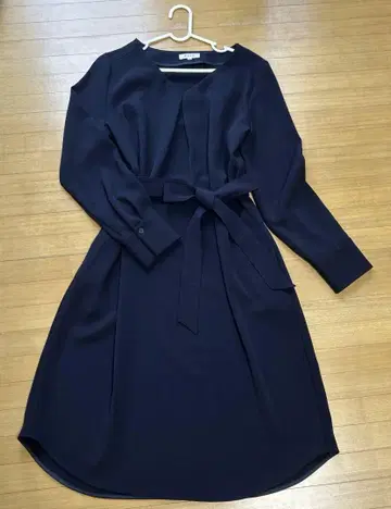 새상품급 PLST 네이비 V넥 긴팔 원피스 M 벨트 포함 네이비