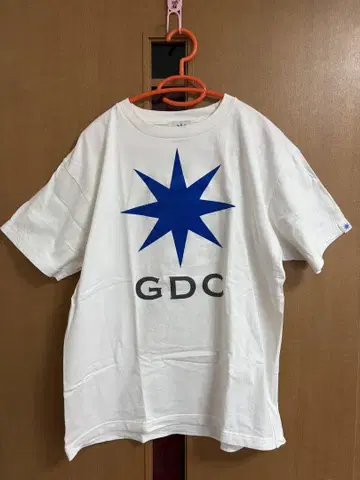GDC 화이트 티셔츠 L 사이즈
