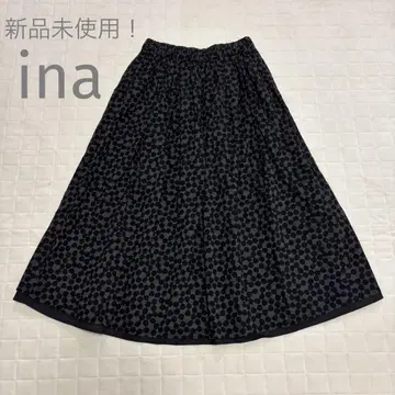 새 제품 태그 부착! ina(이나) 도트 플레어 스커트 그레이 블랙