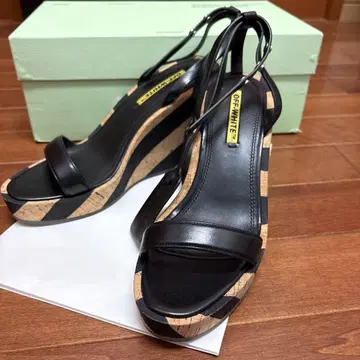 [새 상품] Off-White 샌들
