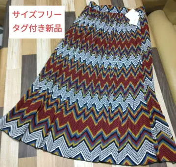 새상품 tiptop 기하학 패턴 플리츠 스커트 빨간색 계열 F 허리밴딩