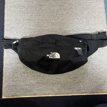 더 노스페이스 보디백 블랙