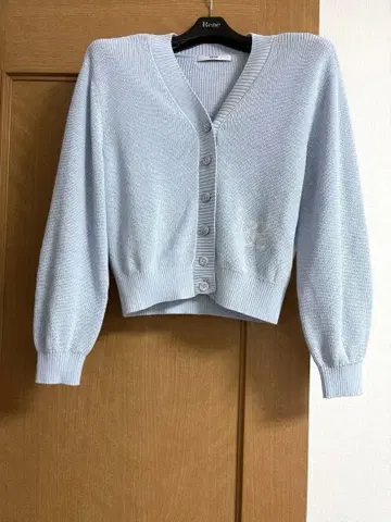 루네 R 자수 카디건 34 파스텔 블루