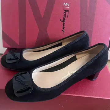 My Ferragamo 스웨이드 펌프스 블랙