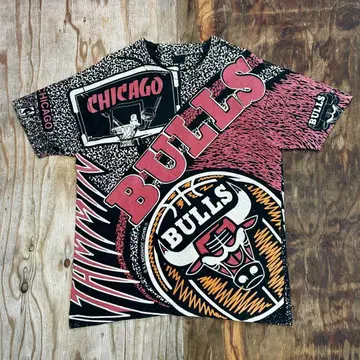 MAGIC JOHNSON T's BULLS T-shirt 90s