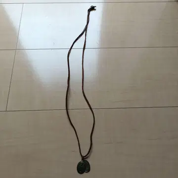 가죽 펜던트 목걸이