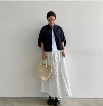 이나의 블라우스 HACHITEN 퍼프 블라우스 라운드 소매 블랙