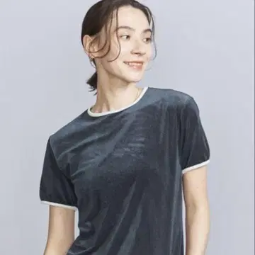 뷰티 앤 유스 시어터 벨로아 링거 티셔츠