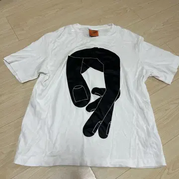 ZARA 세바스티안 쿠리 티셔츠 화이트