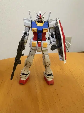 RG RX-78-2 건담 Ver.2.0 완성품 조립 완료 기본 조립