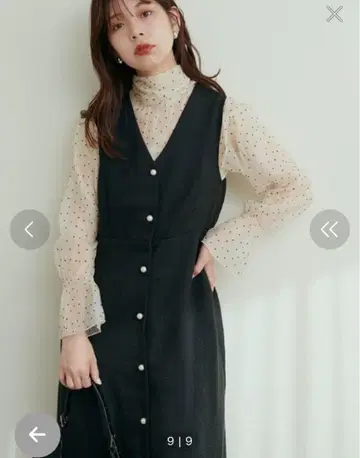 펄 단추 V넥 멜빵 원피스 내추럴 꾸뛰르 블랙