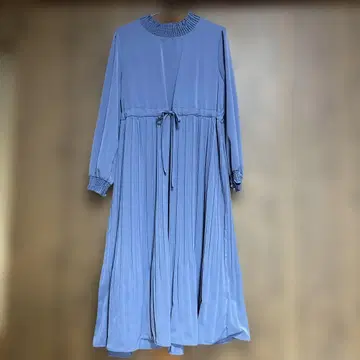 라이트 블루 플리츠 원피스