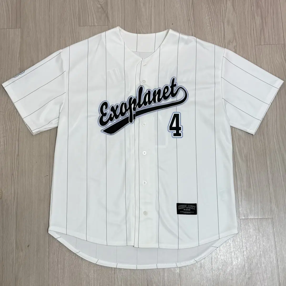 【新品】EXO ベッキョン EXIST CREAMSODA ユニフォーム Amazon.co.jp: EXO CREAM SODAベースボールユニフォーム&カード