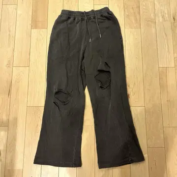 카스타네 데미지 스웨트 팬츠