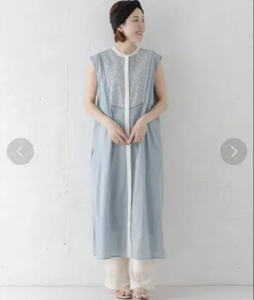 어반 리서치 사니 라벨 자수 원피스 슬리브리스