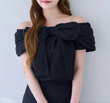 NICE CLAUP 비쥬 스트랩 리본 블라우스