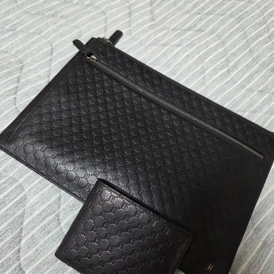 HAZZYS | 헤지스 Hazzys Black Leather Clutch + Bifold Wallet