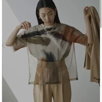 아메리 루이즈 아트 티셔츠