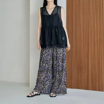 시어 자수 아소트 노슬리브 블라우스