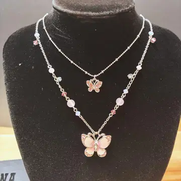 미품 안나수이 ANNA SUI 나비 목걸이 2개 세트 새 제품