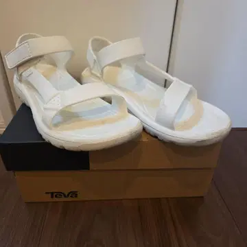 Teva 화이트 스포츠 샌들