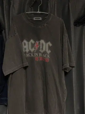 AC/DC 밴드 티셔츠
