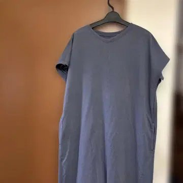 쿨카레안 루이스 마리 그레이 반팔 컷소 원피스 슬릿 디자인