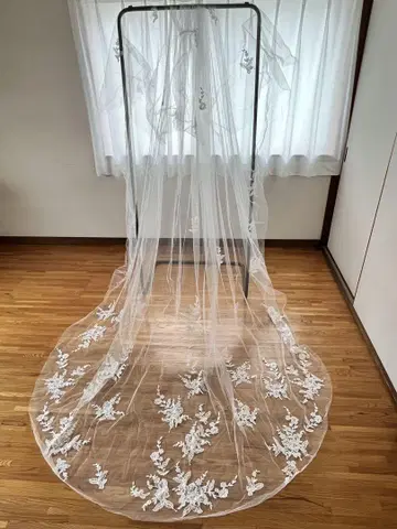 장신 신부에게 추천하는/롱 웨딩 베일 꽃무늬 자수