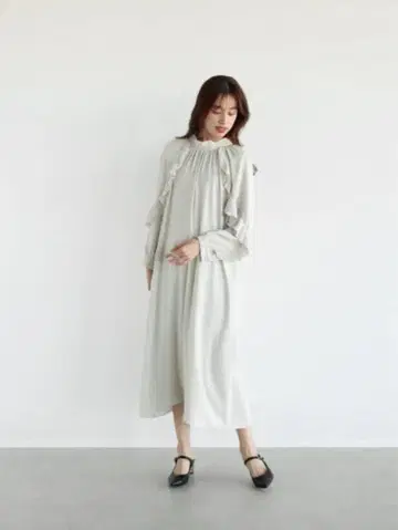 야마다야 Vin 프릴 원피스 넉넉한 2차 모임 파티 아이보리