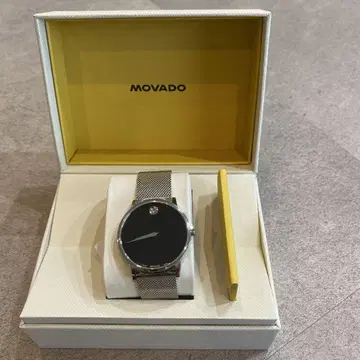 MOVADO 뮤지엄 워치