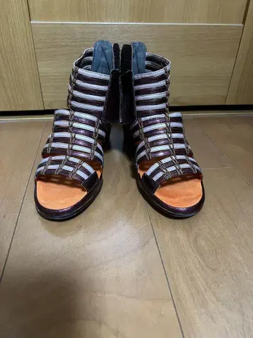 미시 마드라스 샌들