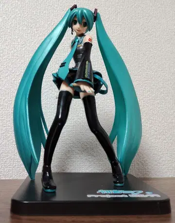 초음미쿠 ProjectDIVA 메탈릭 피규어 경품 높이 약 21cm